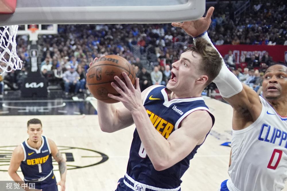 媒体上的一 媒体上的一