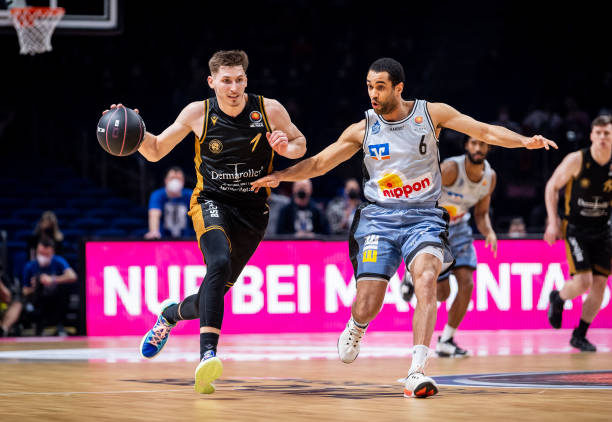 对战上海的 对战上海的