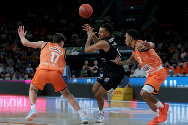 女足则在国 女足则在国